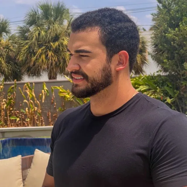 Retrato de Winicius Ivan, especialista em gestão de anúncios